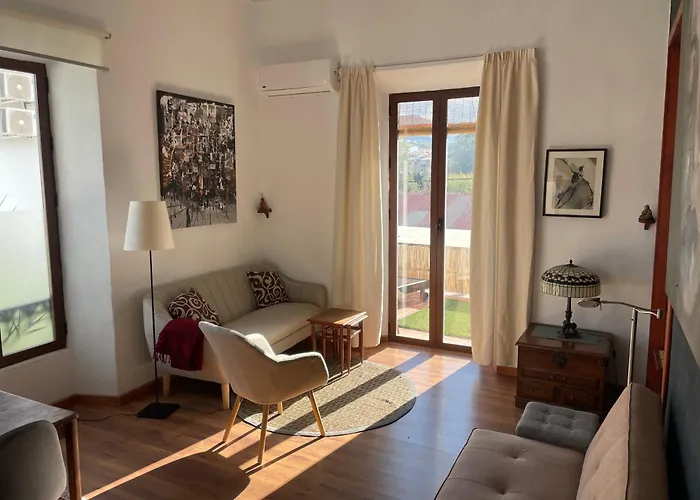 Artistic And Spacious Apartment
